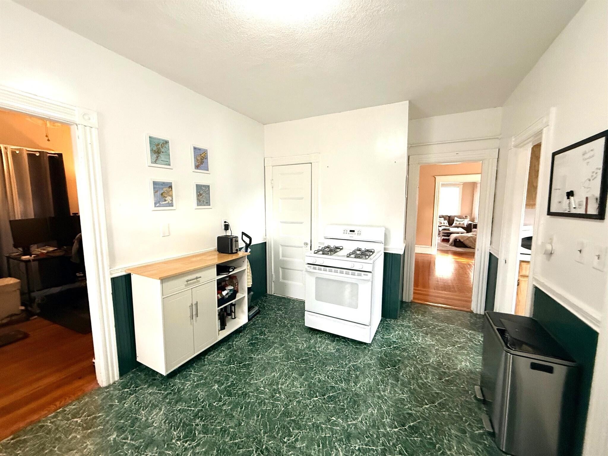 Building Photo - 42 Gibbens St