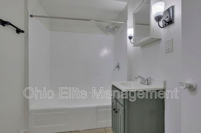 Building Photo - 209 N James Rd