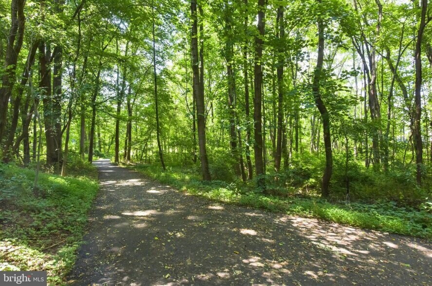 Building Photo - 12158 Penderview Ln