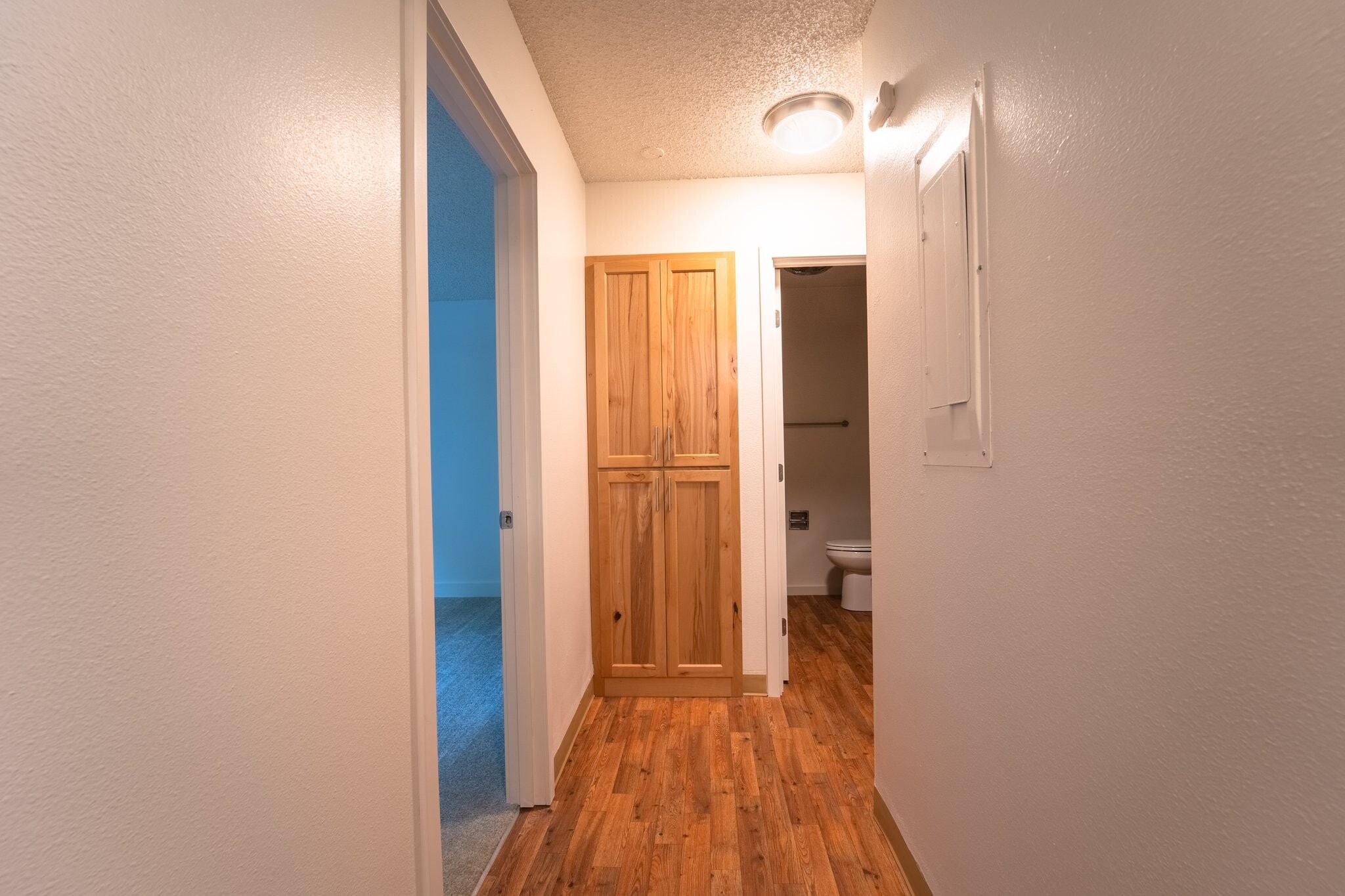 Building Photo - 8585 SW Canyon Ln