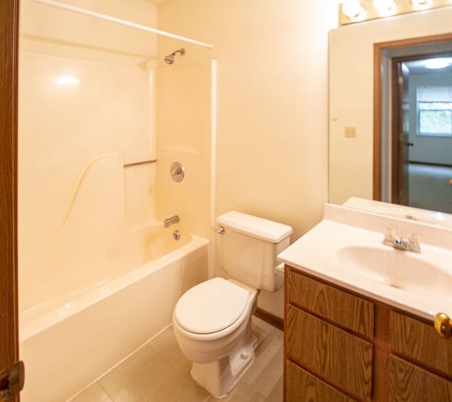 Building Photo - Upscale Duplex 2BD/2BA Cul-de-sac