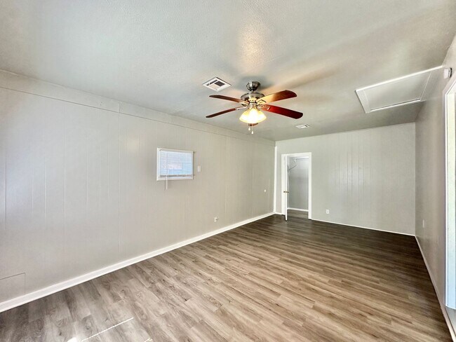 Building Photo - 1502 NW 47th St
