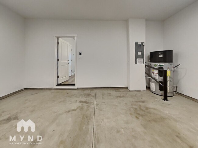 Building Photo - 4151 SE Fortress Ln