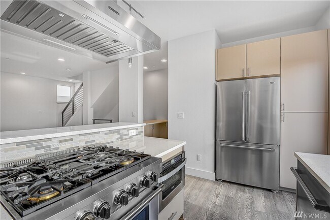 Building Photo - 7741 15th Ave NW
