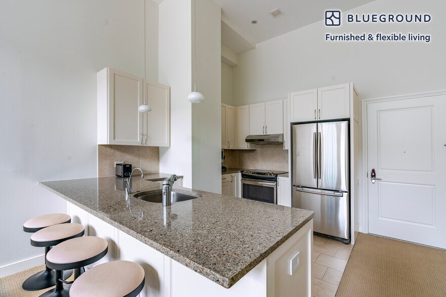 Building Photo - 425 8th St NW