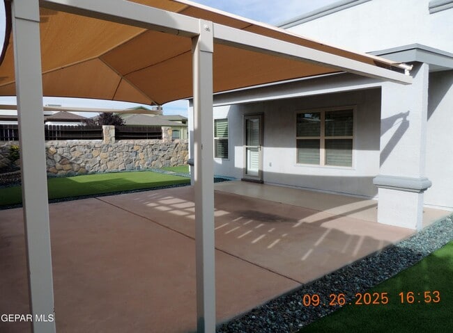 Building Photo - 11533 Robert Lennox Dr