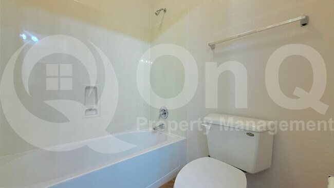 Building Photo - 3316 E Kingbird Pl