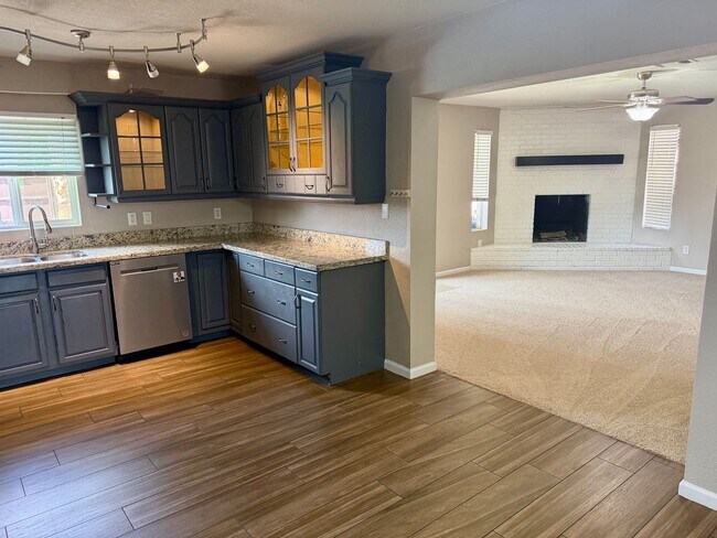 Building Photo - 4 bedroom home with private pool & solar