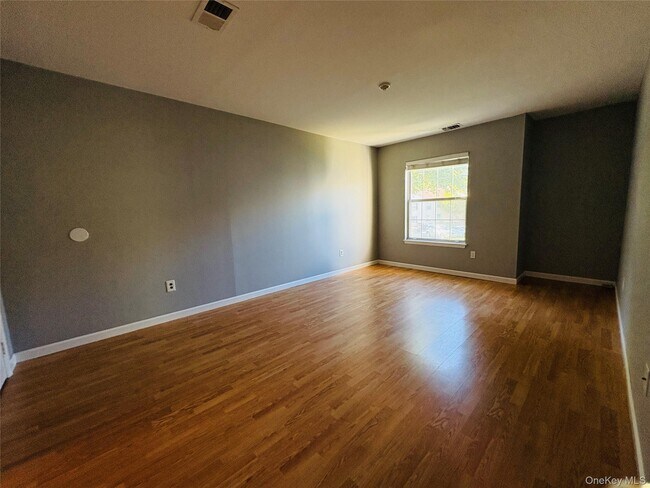 Building Photo - 254 Fairview Cir