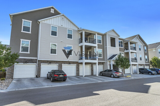 Primary Photo - 73 W Silver Springs Dr