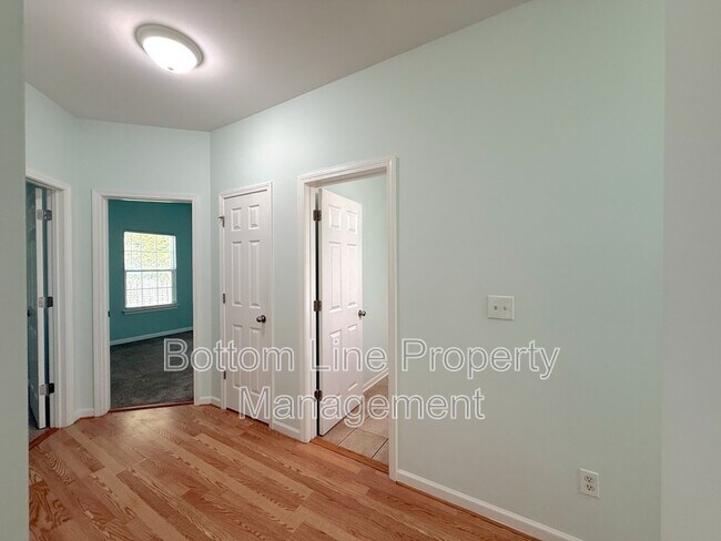 Building Photo - 10226 Highland Creek Cir