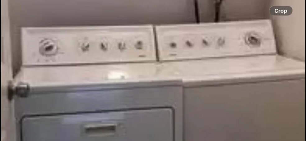 Inside Laundry room - 128 Greenfield