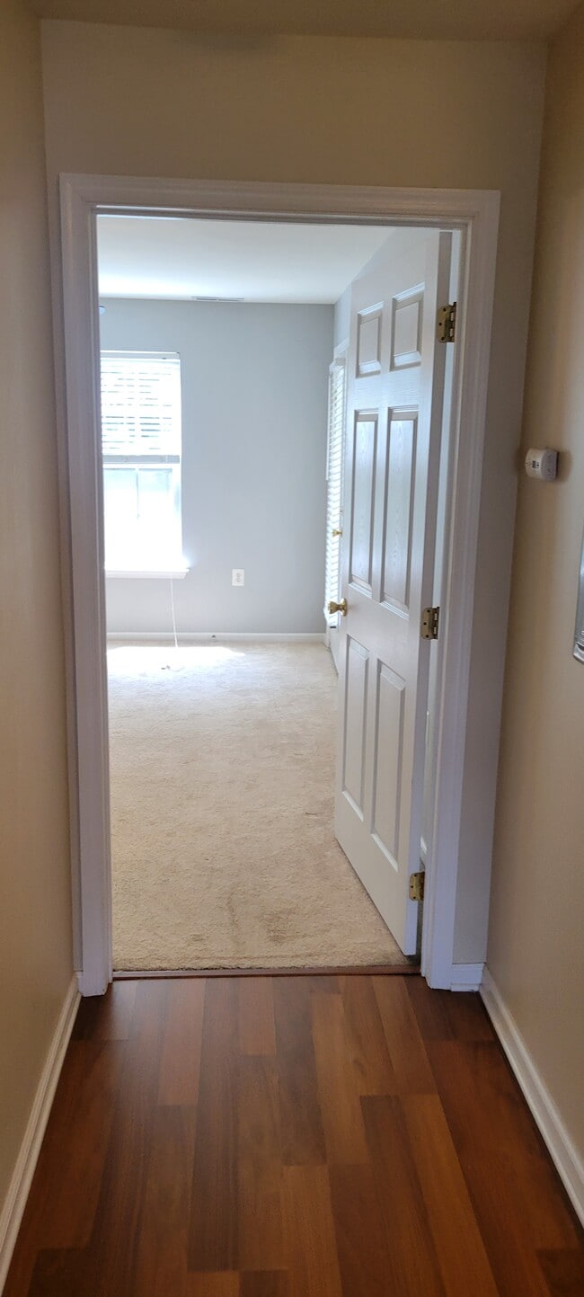 Building Photo - 802 Sunflower Way