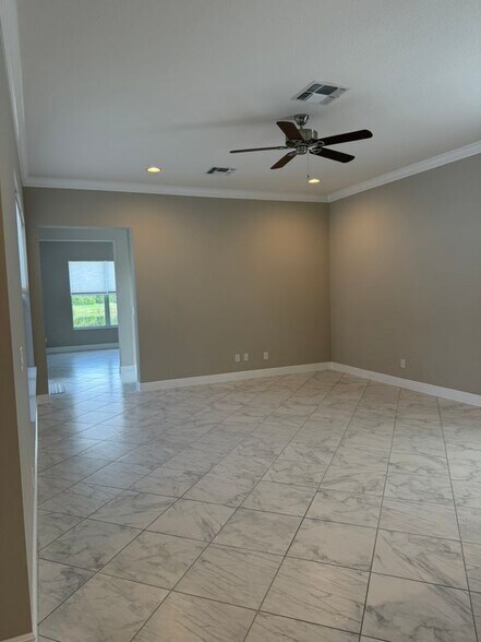 Building Photo - 16015 Cape Coral Dr