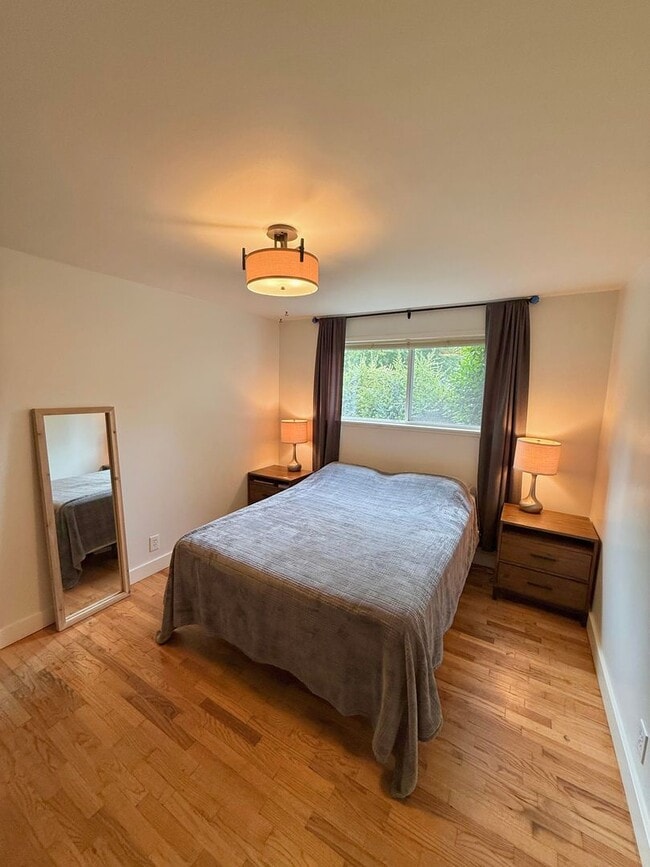Building Photo - 3 BR West Seattle Home – Cozy and Convenie...