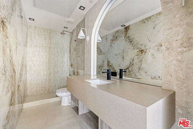 Building Photo - 1021 N Ogden Dr