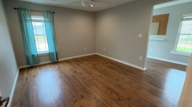Building Photo - 6910 S Mallard Dr