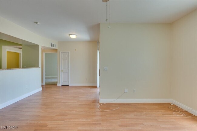 Building Photo - 8000 W Badura Ave