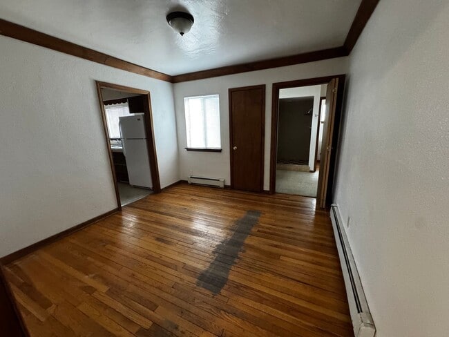 Building Photo - Near UNM. 3 Bedroom 2 bath