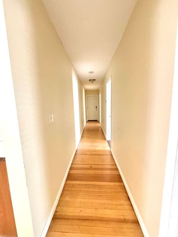 Building Photo - 15 Casimir St