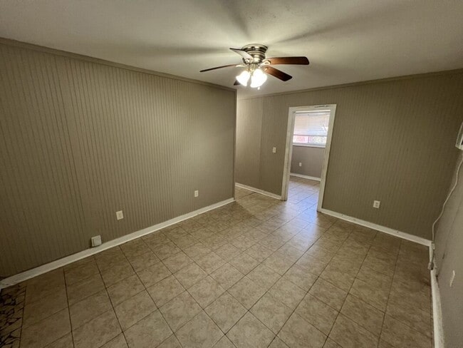 Building Photo - Cozy Brick Home with Covered Parking – Denova St.