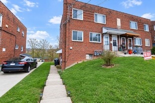 Building Photo - 126 Joliet St SW