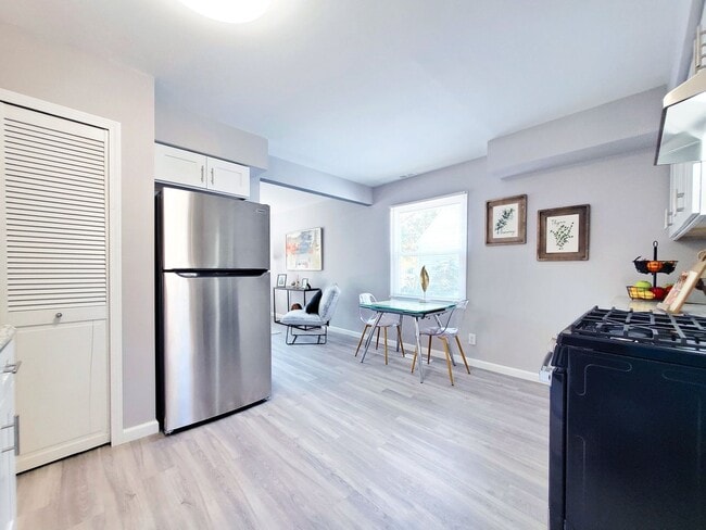 Building Photo - 4 Bed - 1 Bath Cape Cod for Rent