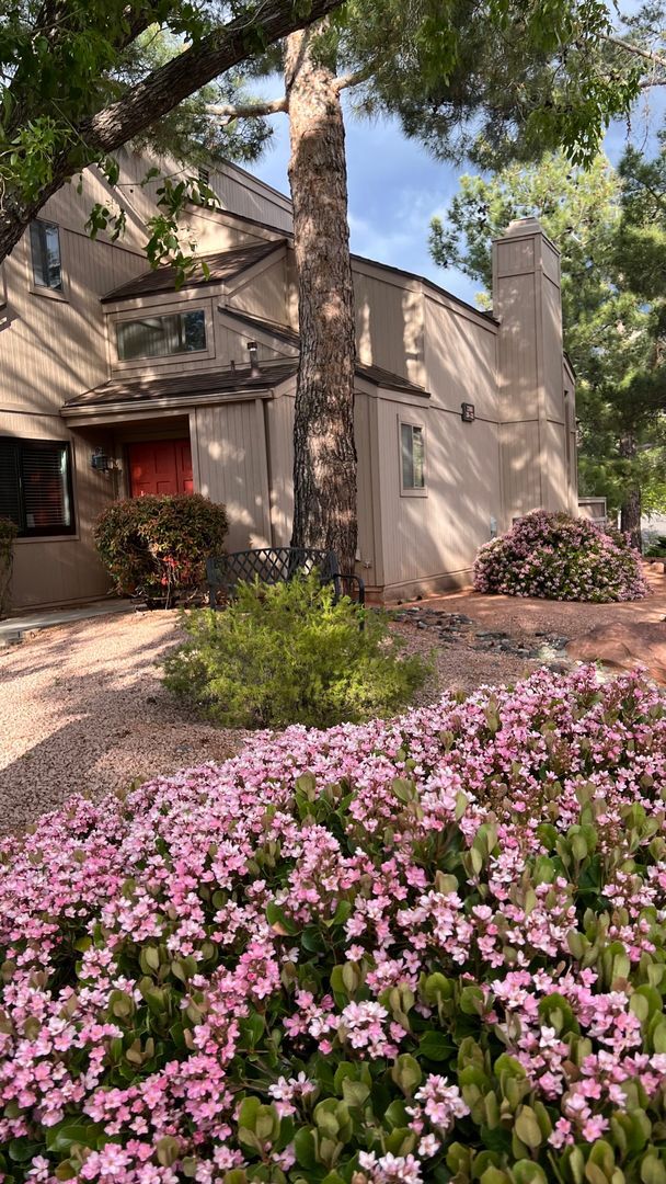 Building Photo - Furnished, 6-month minimum rental, Procure Only