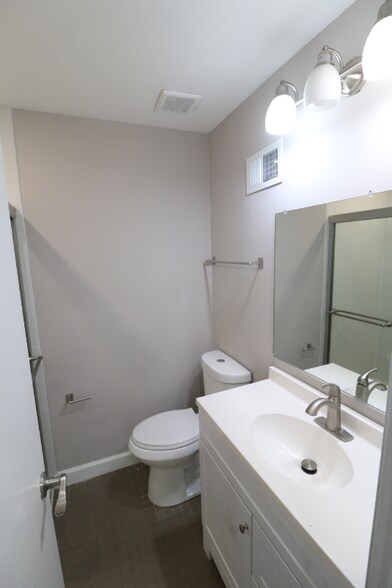 Building Photo - 7824 Briardale Terrace