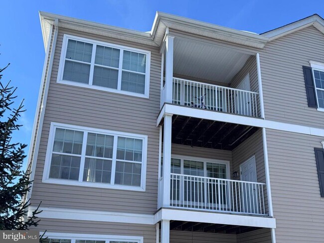 Building Photo - 821 Timberlake Dr