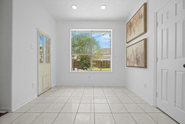 Building Photo - 13623 Country Green Ct