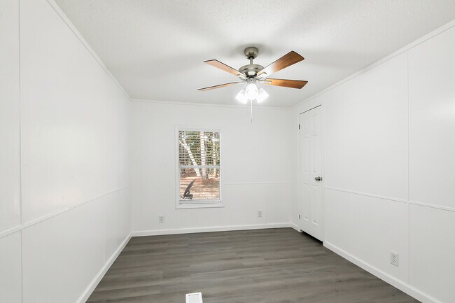 Building Photo - 36375 Longleaf Dr