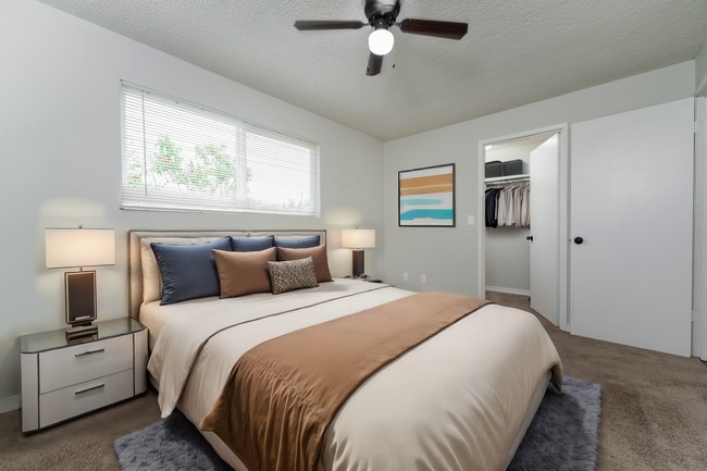 1x1 Standard 635 Sq Ft - Valencia Apartments