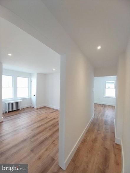 Building Photo - 525 New St