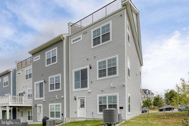 Building Photo - 2008 Ivory Brook Rd