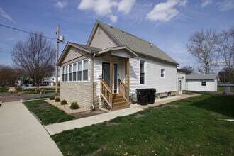 Building Photo - Modern rehabbed 2 Bedroom home with garage