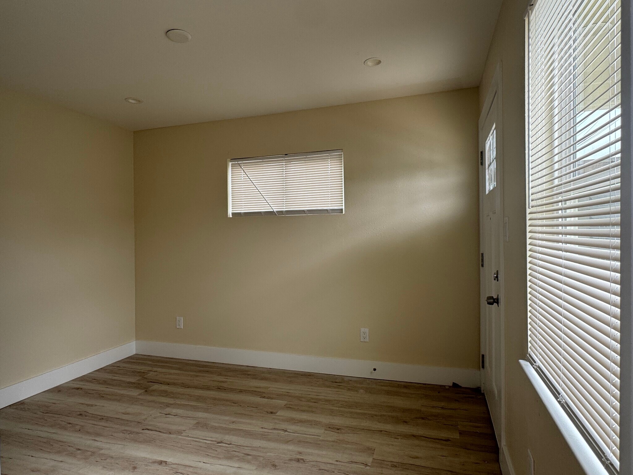 Building Photo - 7316 La Salette St
