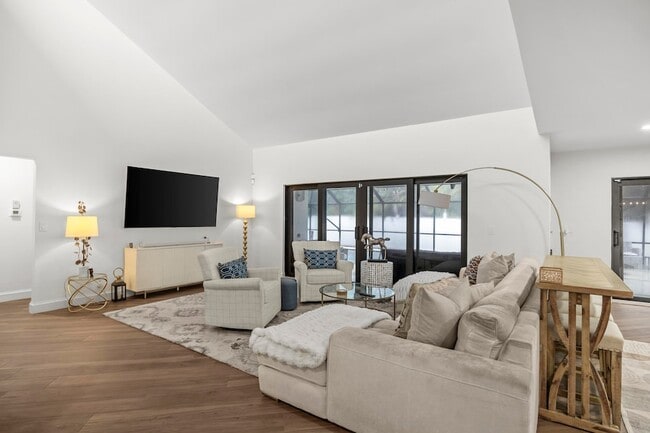 Building Photo - 845 NE Mulberry Dr