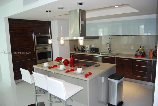 Building Photo - 200 Sunny Isles Blvd