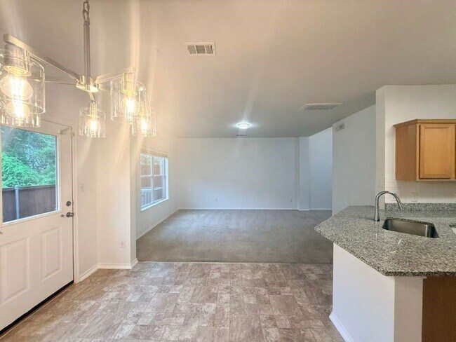 Building Photo - 3217 Judge Holland Ln