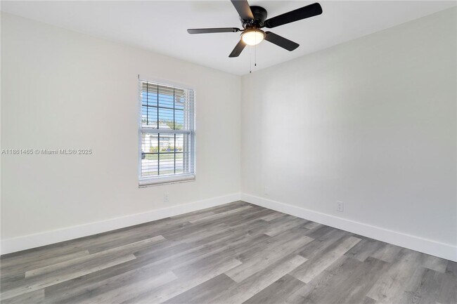 Building Photo - 143 Greentree Cir