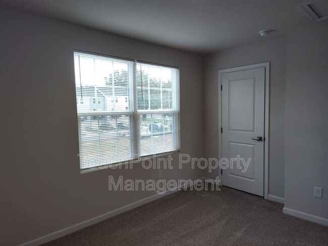 Building Photo - 6619 Addax Wy