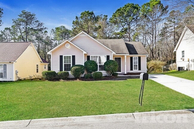 Building Photo - 223 Green Rose Rd