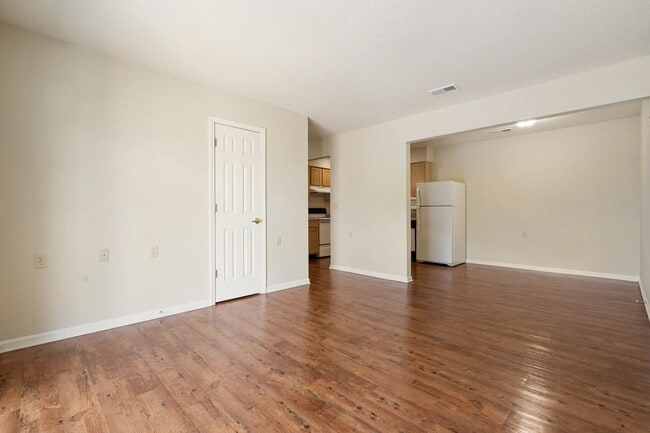 Living Area - Mexico Meadows Apartments