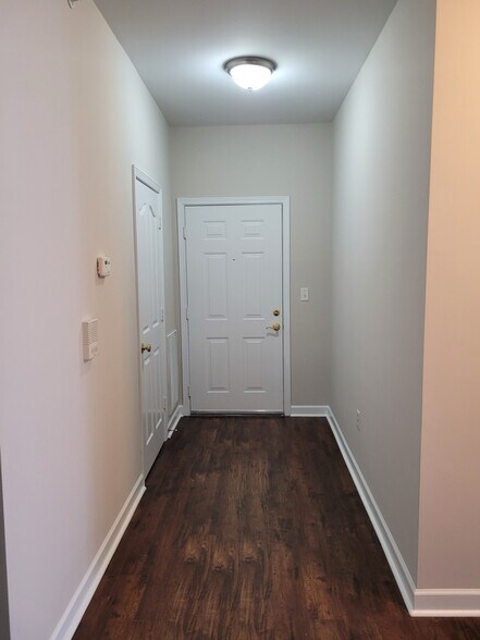 Building Photo - 9809 Hyde Glen Ct