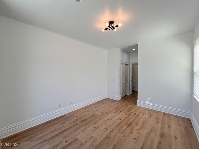 Building Photo - 599 Center Green Dr