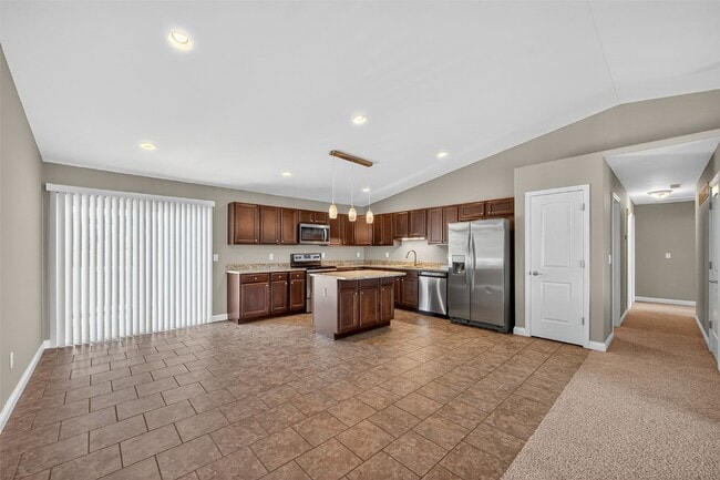 Building Photo - 303 Shadow Trace Dr