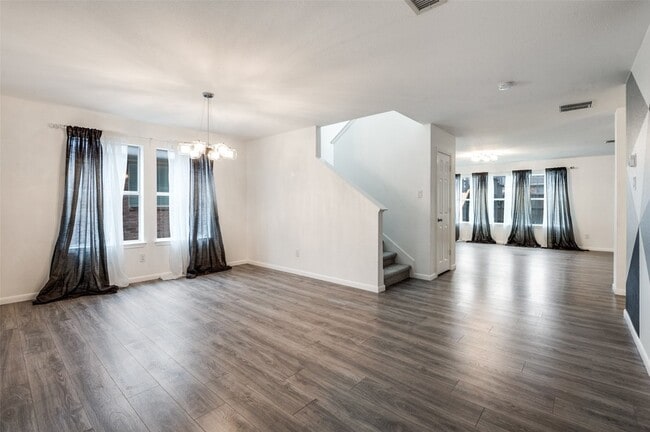 Building Photo - 5904 Mariposa Dr