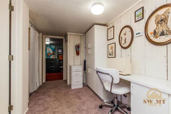 Building Photo - Charming Southside Bozeman Home