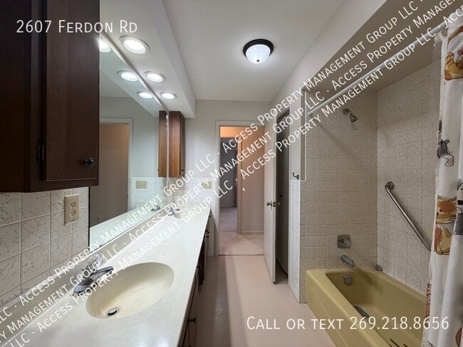 Building Photo - 2607 Ferdon Rd